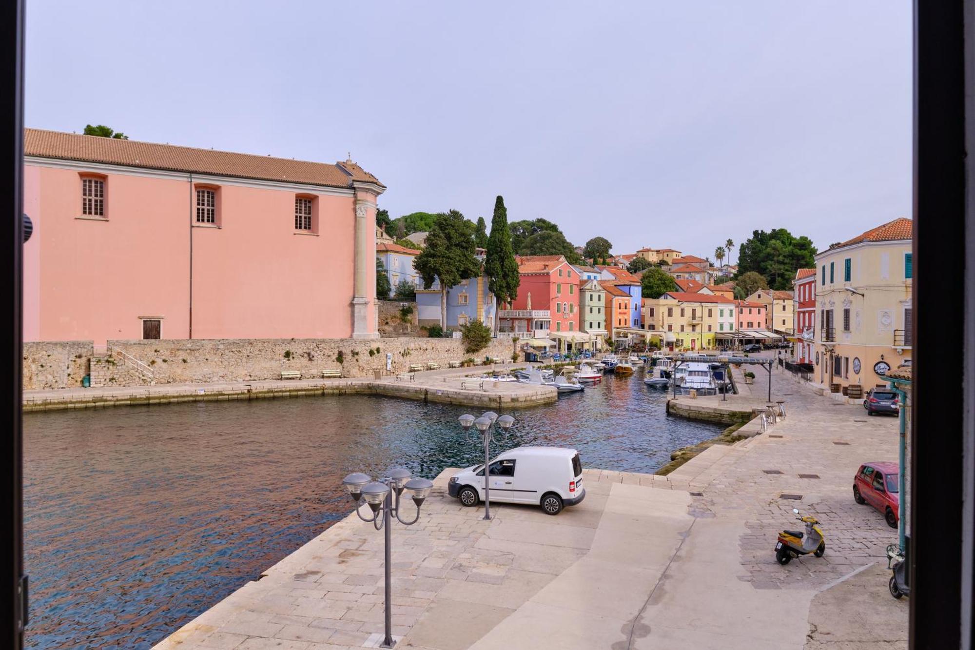 Apartments Antonella Veli Lošinj Dış mekan fotoğraf